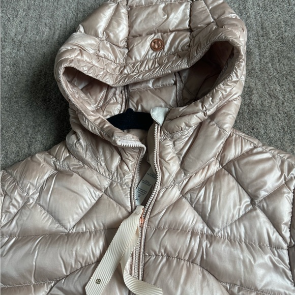 lululemon athletica Jackets & Blazers - Lululemon pink puffer jacket Sz 8